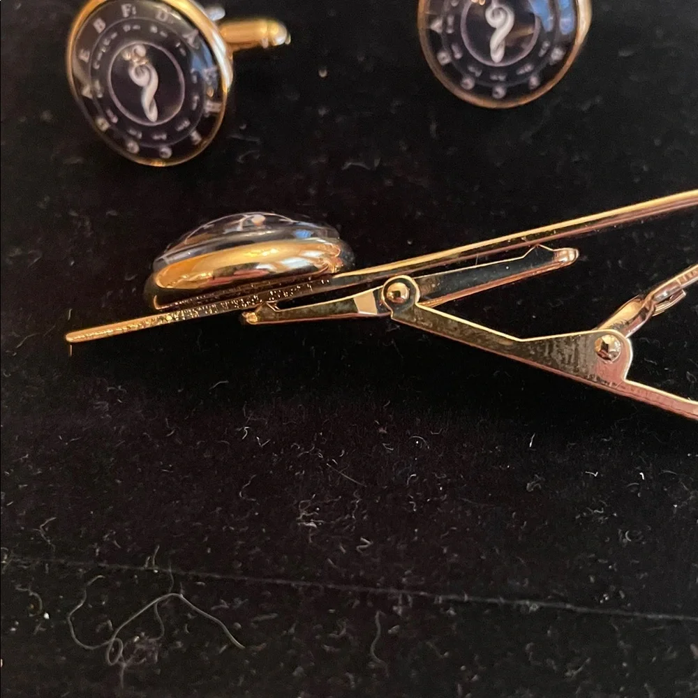 Gold-Tone Music Note Tie Clip and Cufflink Set - Black Dial